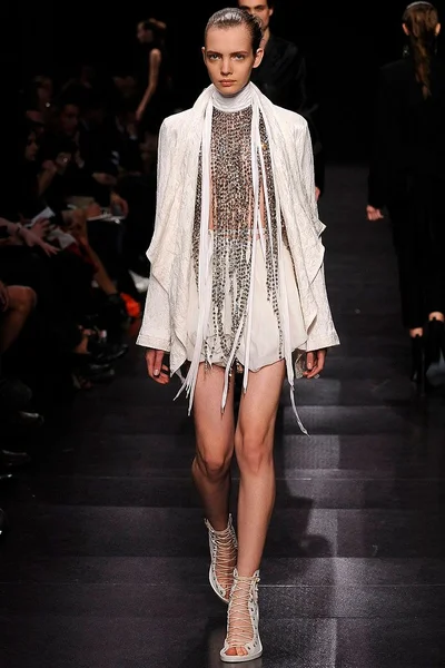 Look 35